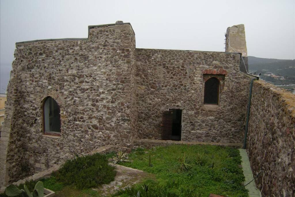 Casa Gallinelle Sarde 卡斯特尔萨多 外观 照片